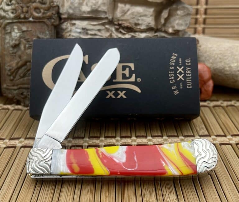 Case XX Rising Chief Engraved Trapper Pocket Knife - Image 2