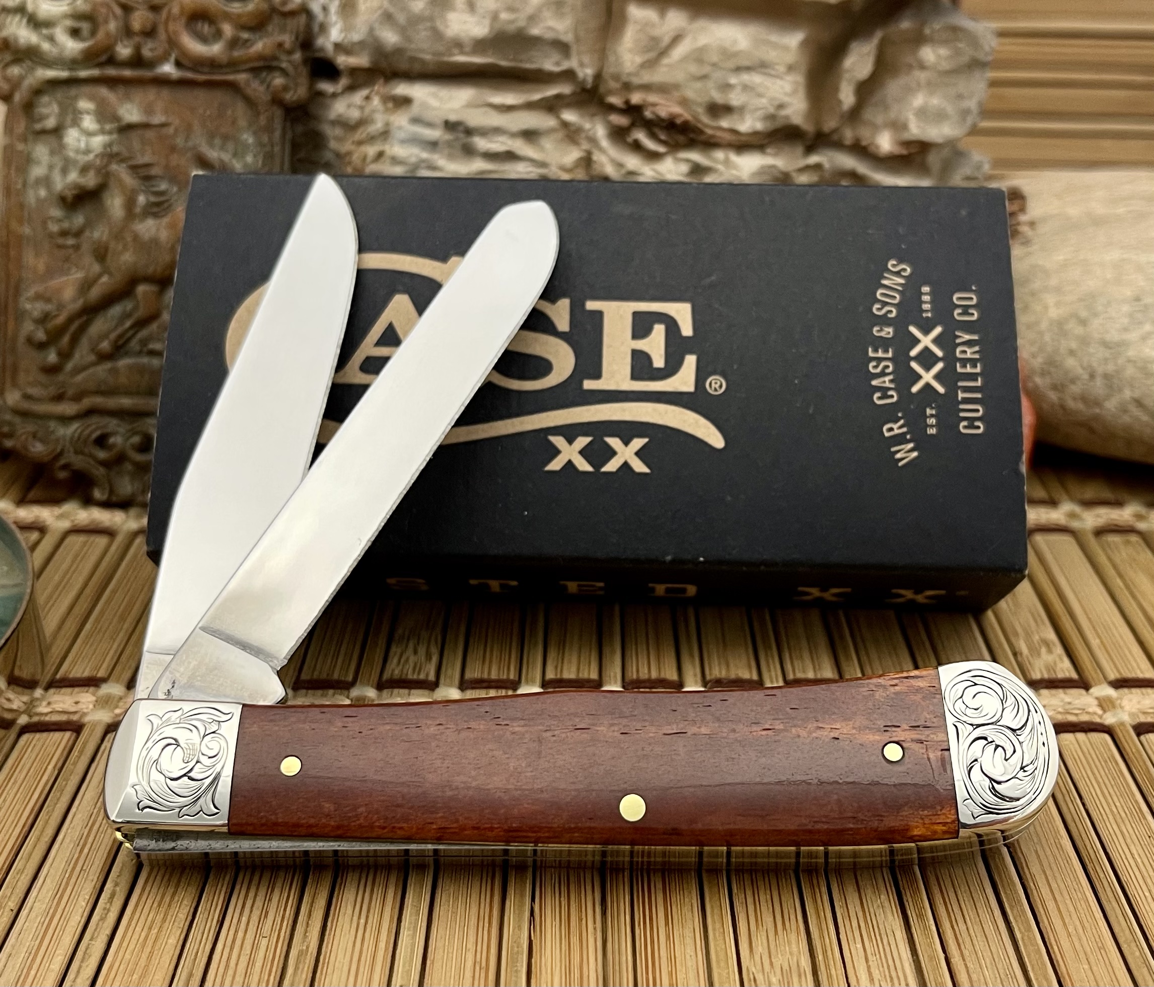 Case Xx Custom Smooth Chestnut Bone Scrolled Trapper Knife – Wild Horse 