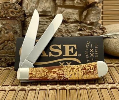 Case XX USA Chestnut Bone Gold Edition DEER Scene 1/500 Trapper Knife - Image 2