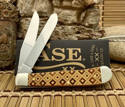 Case XX USA Chestnut Bone Gold Edition DIAMOND 1/500 Trapper Pocket Knife - Image 2