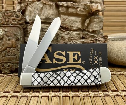 Case XX USA 2024 White Pearl FISH NET Edition 1/500 Trapper Pocket Knife NEW - Image 2