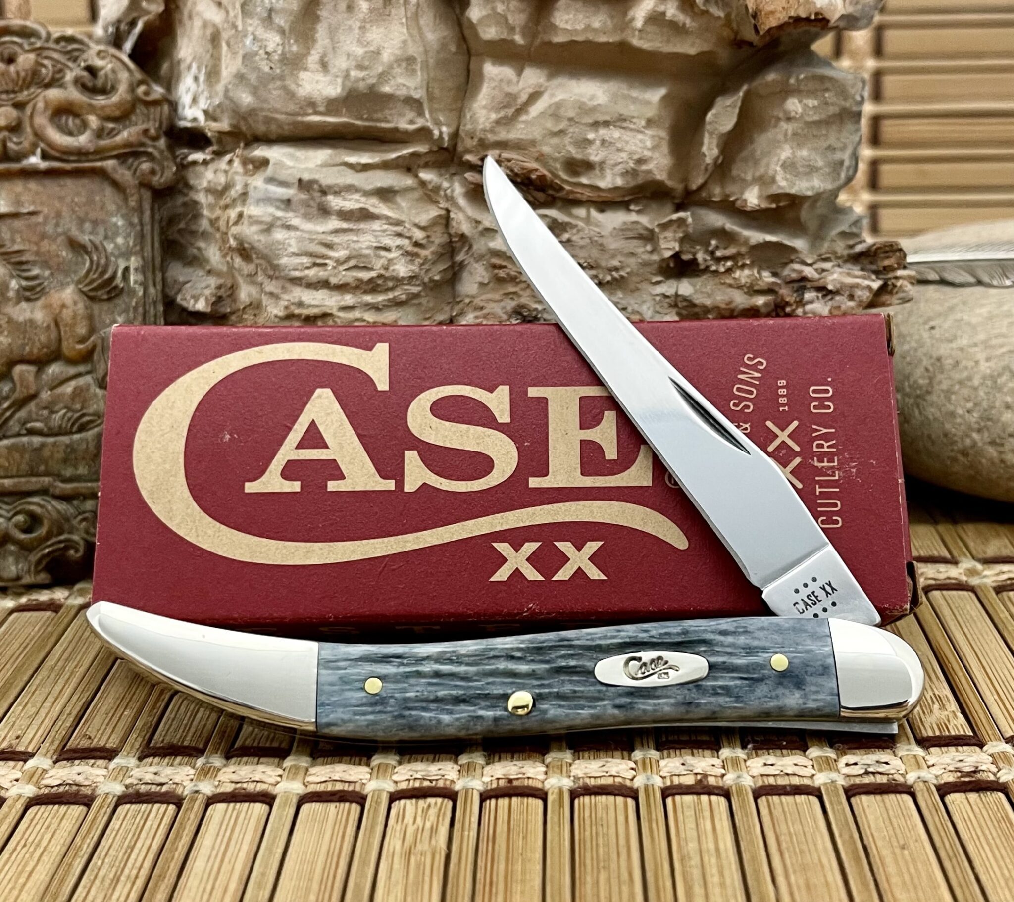 Case XX USA 2024 Pocket Worn Crandall GRAY Bone 58421 Medium Toothpick