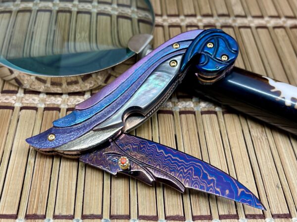 Damascus blade knife