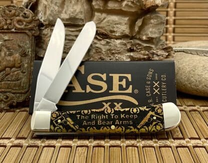 Case XX USA Antique Bone (2A) Second Amendment 1/500 Bullet Trapper Pocket Knife - Image 2