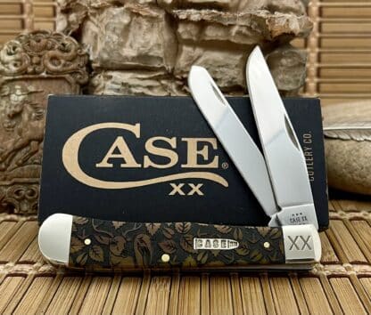 Case XX USA Antique Bone Strut & Rut Turkey & Deer 1/500 Trapper Pocket Knife