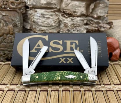 Case XX USA 2023 Yellow Bone Green Lizard Skin 1/500 Small Congress Knife