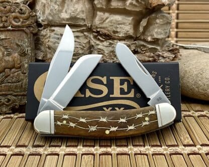 Case XX USA Antique Bone Gold Edition Magicians Rattlesnake & Barbed Wire Sowbelly Knife - Image 2