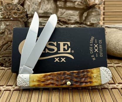 Case XX USA Stunning Custom Peachseed Amber Bone Engraved Trapper Knife - Image 4