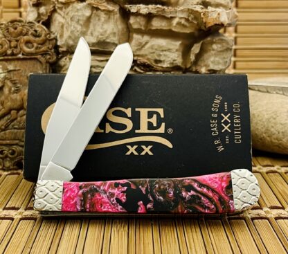 Case XX USA Custom Black Salmon Engraved Trapper Knife - Image 3