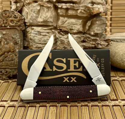 Case XX USA 2025 Red Bone Diamondback Snake Skin 1/500 Muskrat Pocket Knife - Image 2