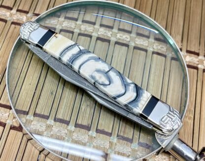 Case XX Wild Horse Custom Cross-Cut Mammoth & Onyx Damascus Muskrat Knife #1 - Image 4