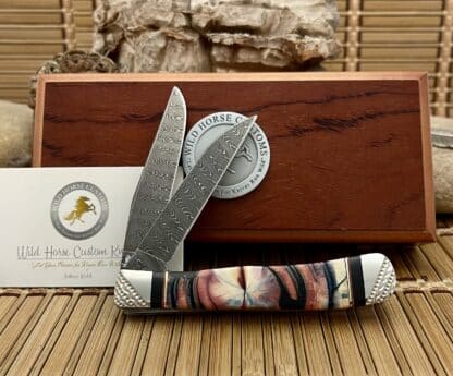 Case XX Wild Horse Custom Red Cross-Cut Mammoth & Onyx Damascus Trapper Knife #1 - Image 3