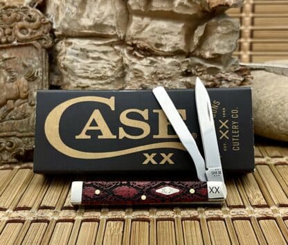 Case XX USA Red Bone Diamondback Snake Skin 1/500 Baby Doc Doctor Knife NEW