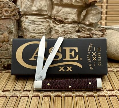 Case XX USA Red Bone Diamondback Snake Skin 1/500 Baby Doc Doctor Knife NEW - Image 2