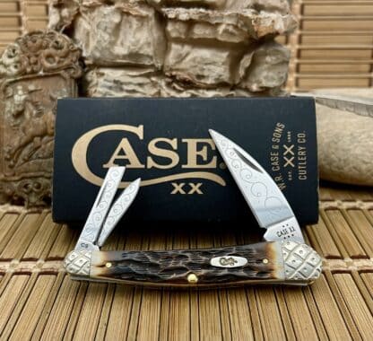 case seahorse whittler hand fired amber 002