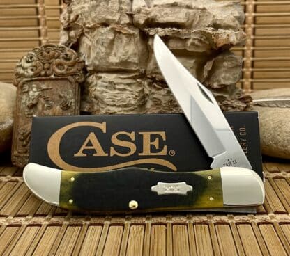 Sawcut Olive Bone Folding Hunter – Case XX 2025 Knife