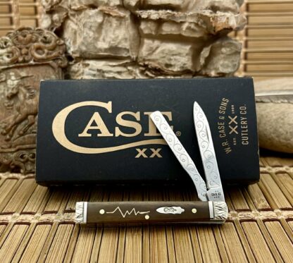 Case XX Limited Baby Doc – Custom Antique Bone Gold Heartbeat Knife