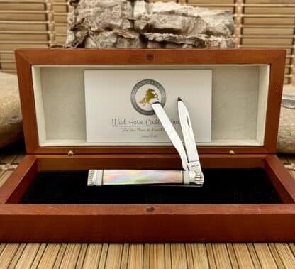 Case XX Wild Horse Custom Brown Lip Pearl and Fossil Baby Doc Knife – Limited Edition #2 of 5 - Image 7