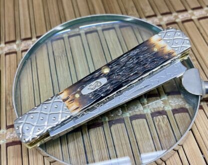Case XX Scrolled Peachseed Amber Razor Barlow – Wild Horse Customs #021/100 - Image 3