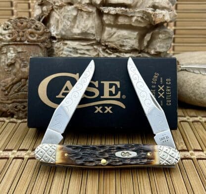Peachseed Amber Bone Muskrat Knife – Case XX #016/100
