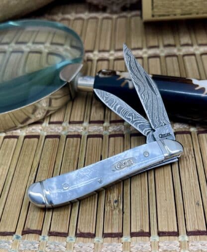 Rare 2008 Case XX Mother of Pearl Damascus Peanut Knife #9181 - Image 2