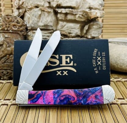 Brilliant Scrolled Pink Sapphire Trapper Pocket Knife: Exclusive - Image 3