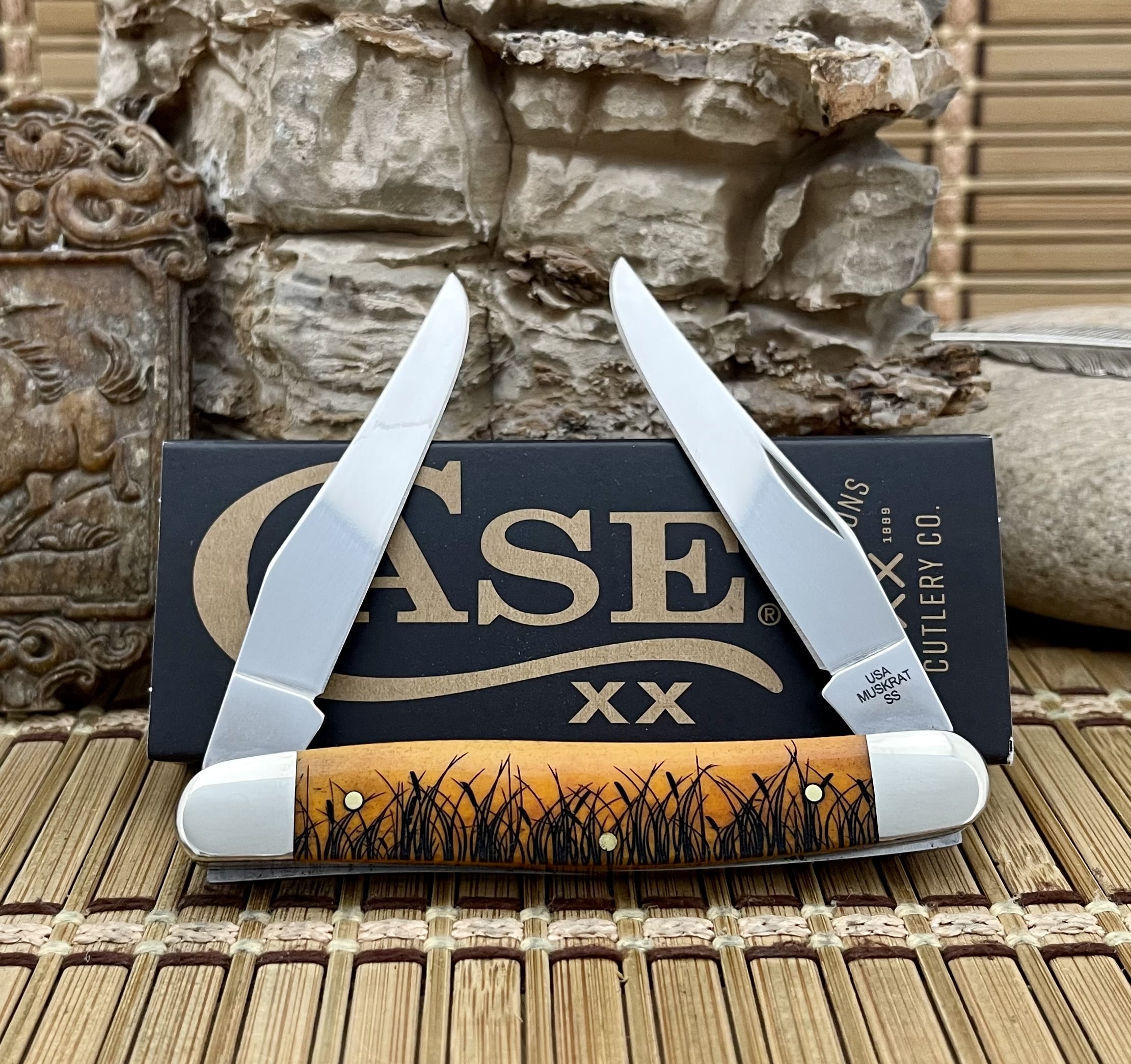 Case XX USA 2025 Persimmon Bone Muskrat Pocket Knife – Diamond XX Shield only 500 made - Image 2