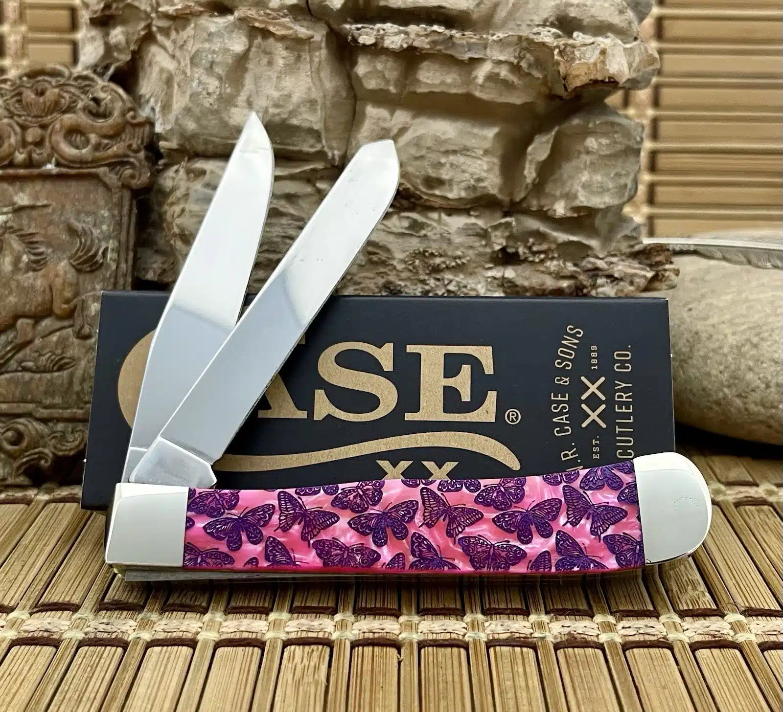 Case XX USA Pink Salmon Butterflies Trapper Knife 1/500 Stainless Pocket Knife - Image 3