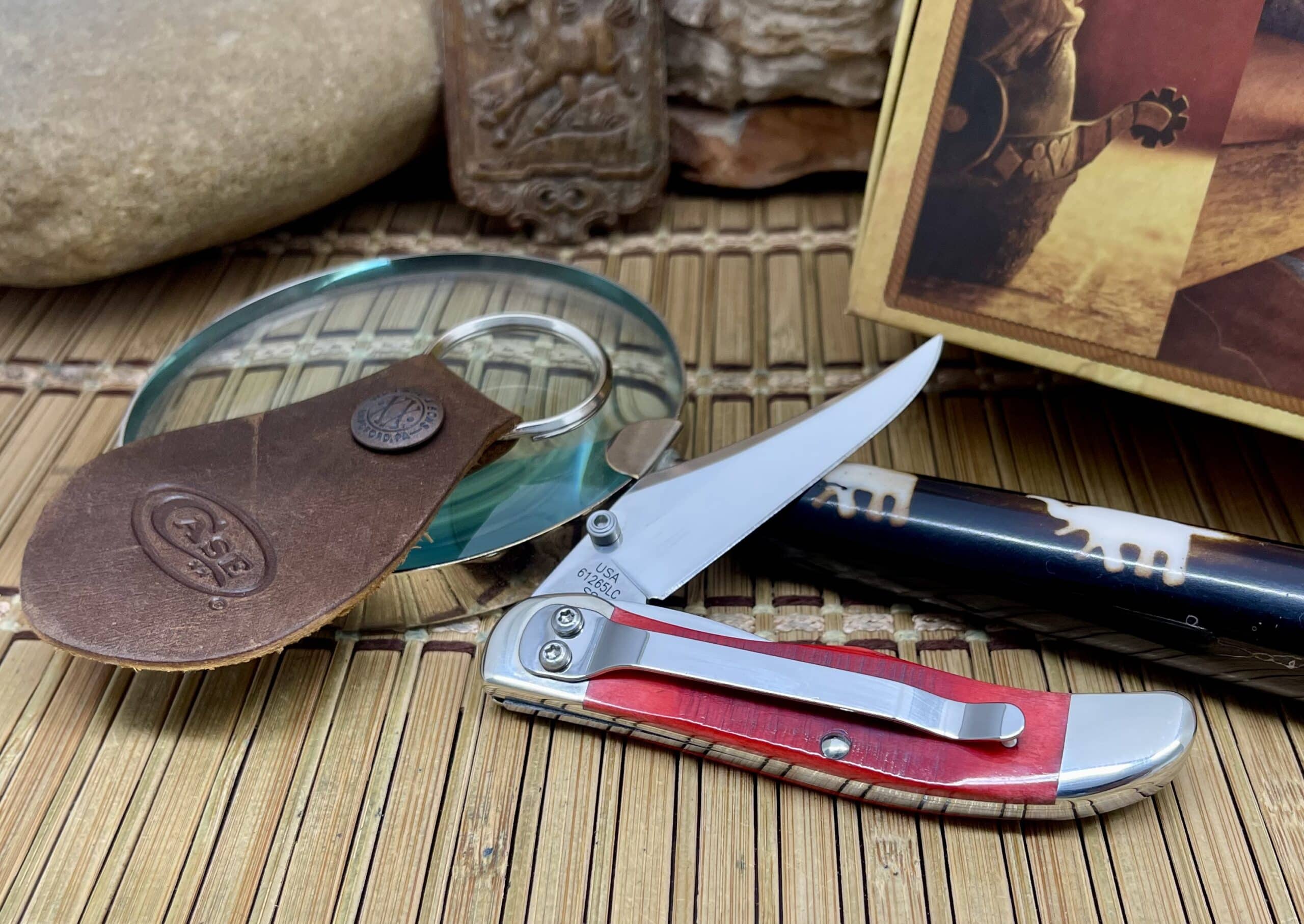 Ultra Rare Case XX 1992 Sawcut Red Bone Folding Hunter Knife & Keychain Set - Image 3