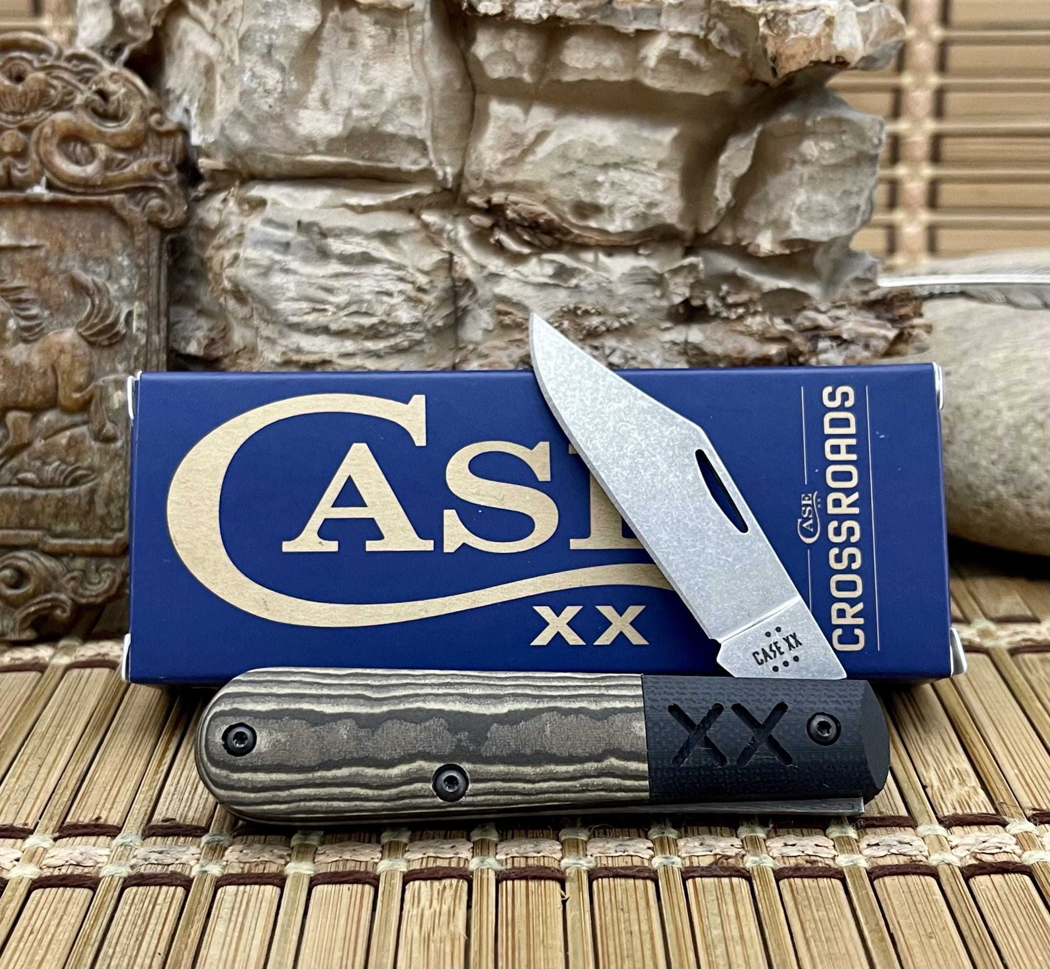 Innovative case crossroads black tan richlite barlow knife
