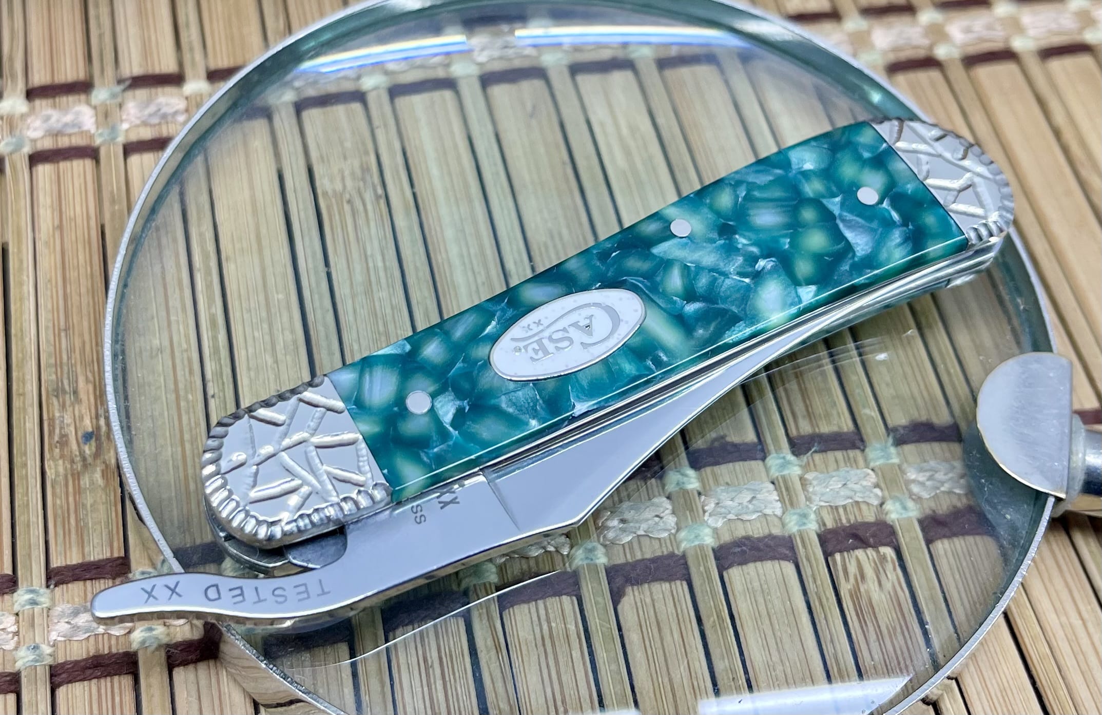 Stunning Case XX Custom Smooth Green Kirinite Engraved Russlock Pocket Knife - Image 3