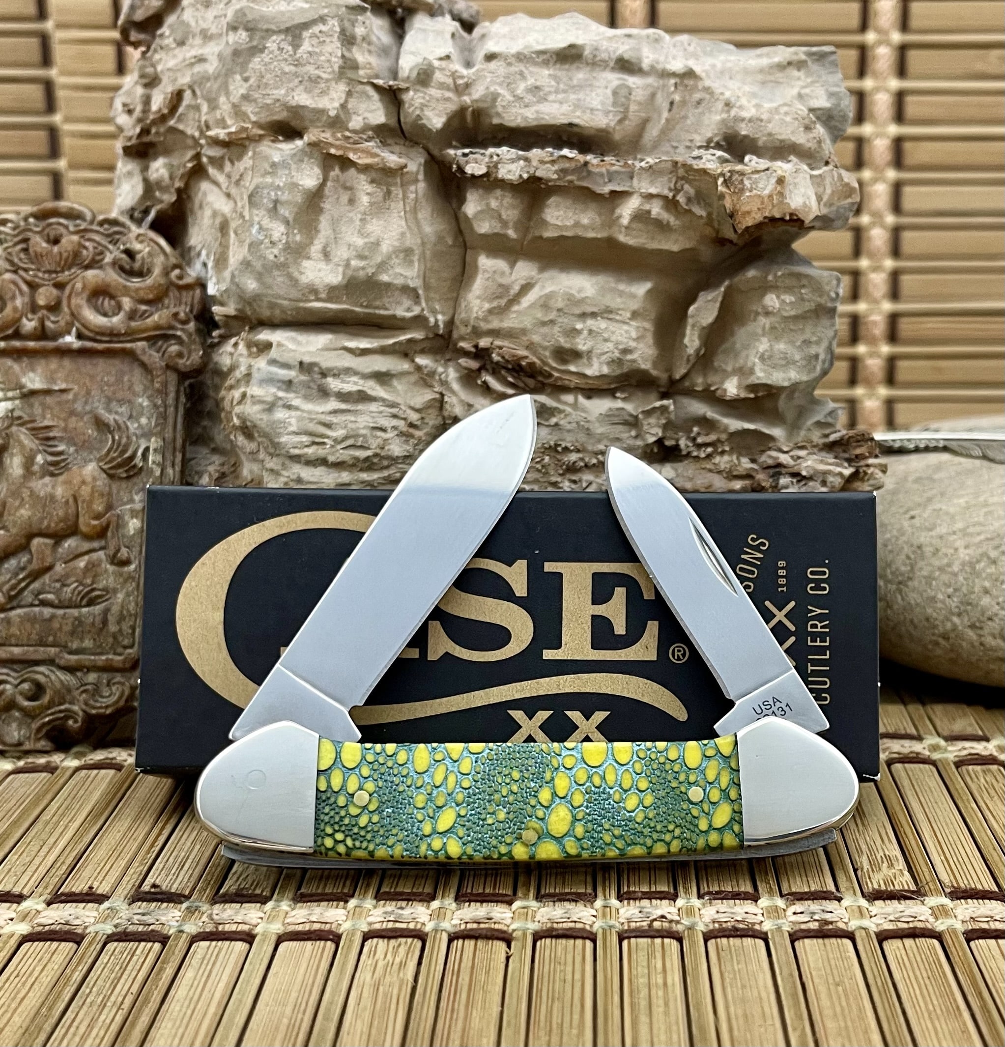 Case XX USA Yellow Bone Turquoise Edition Lizard Skin 1/500 Canoe Pocket Knife - Image 3