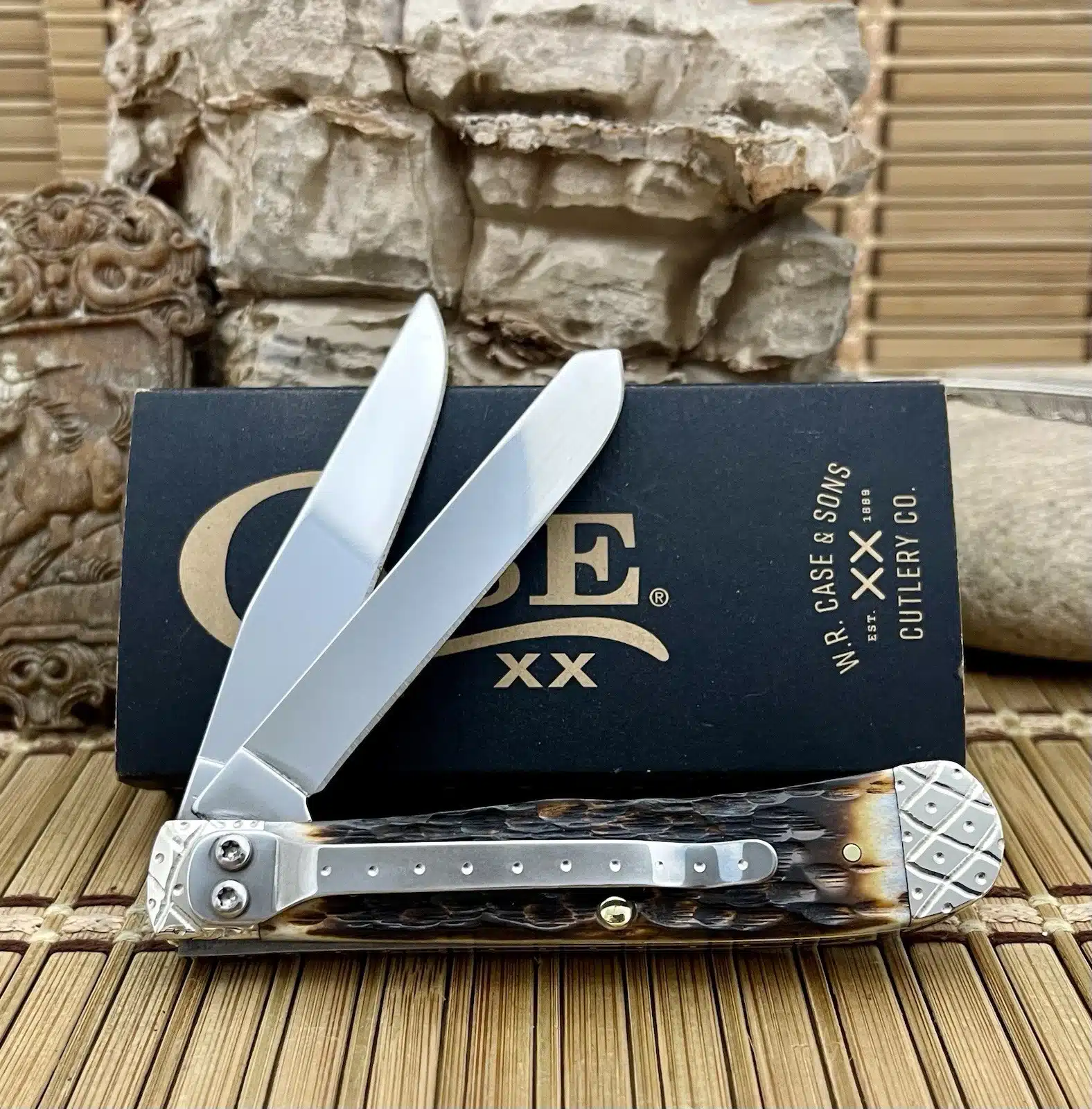 Beautiful case hand fired amber bone trapper clip #029/100