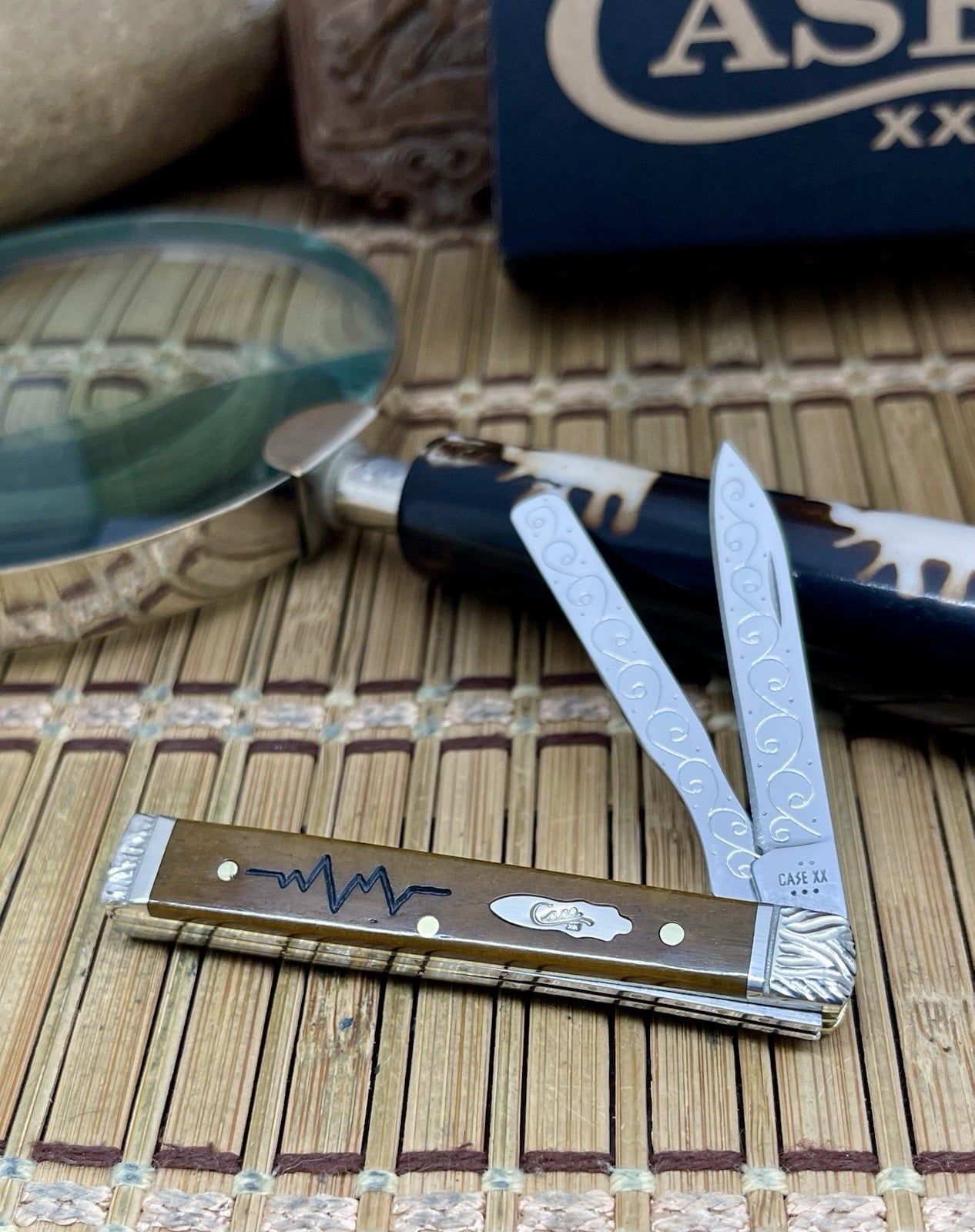 Custom Case XX Antique Bone Heartbeat Engraved Baby Doc Pocket Knife #05 - Image 2