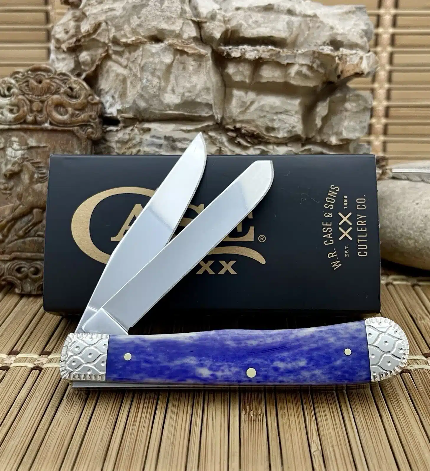 Case XX Custom Ultra Violet Bone Diamond XX Trapper Pocket Knife - Image 4