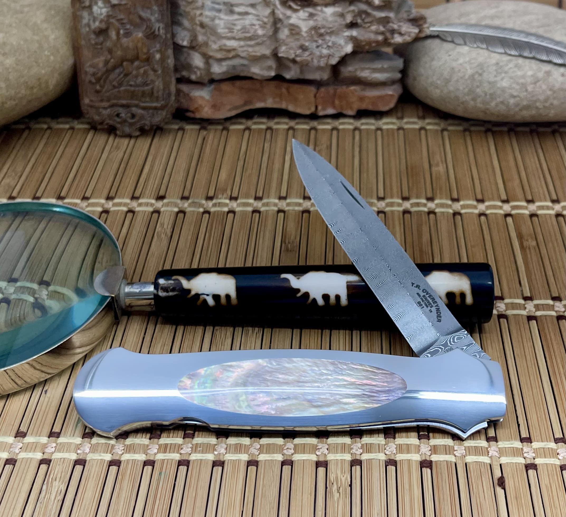 Tommy Overeynder Black Lip Pearl Damascus Interframe Lockback Knife #001 - Image 3