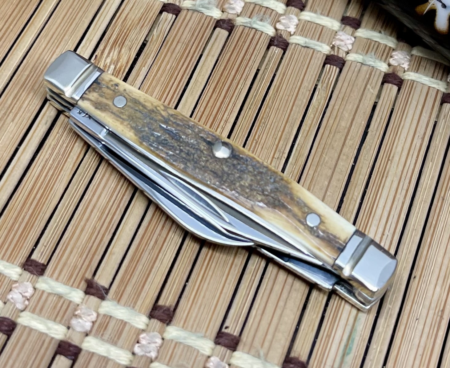 Case XX Mammoth Bark Fossil I23380 Small Stockman Pocket Knife - Image 2