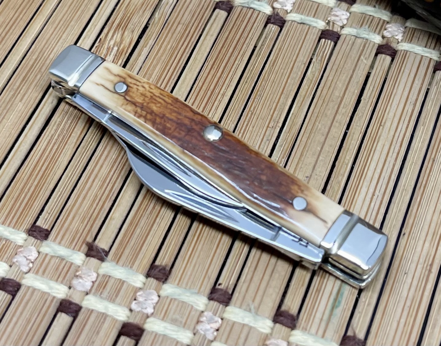 Case XX Mammoth Bark Fossil I23380 Small Stockman Pocket Knife - Image 4