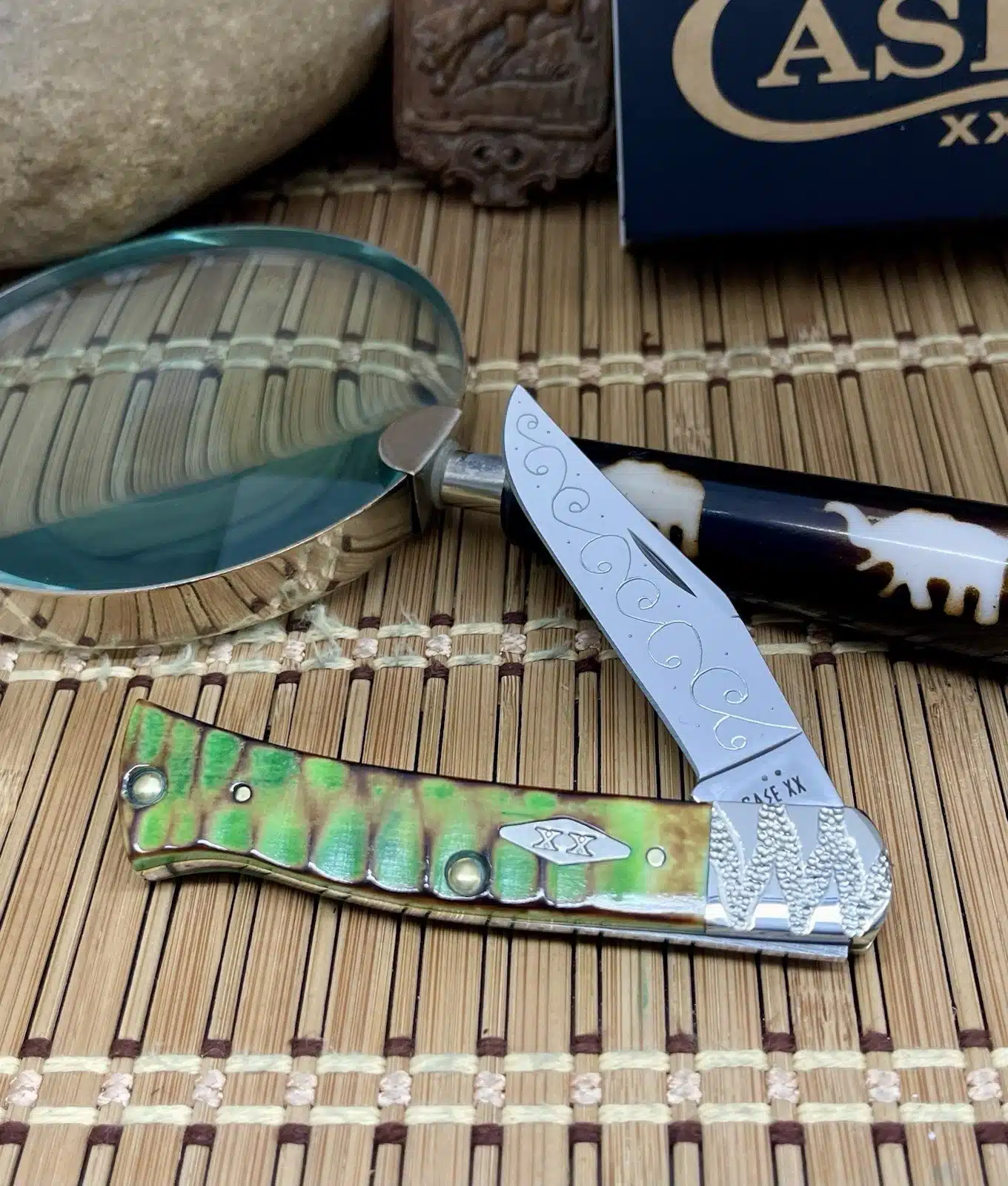 Case XX Custom Hand Fired Bright Green Gator Jig Axe Handle Pocket Knife #08 - Image 4