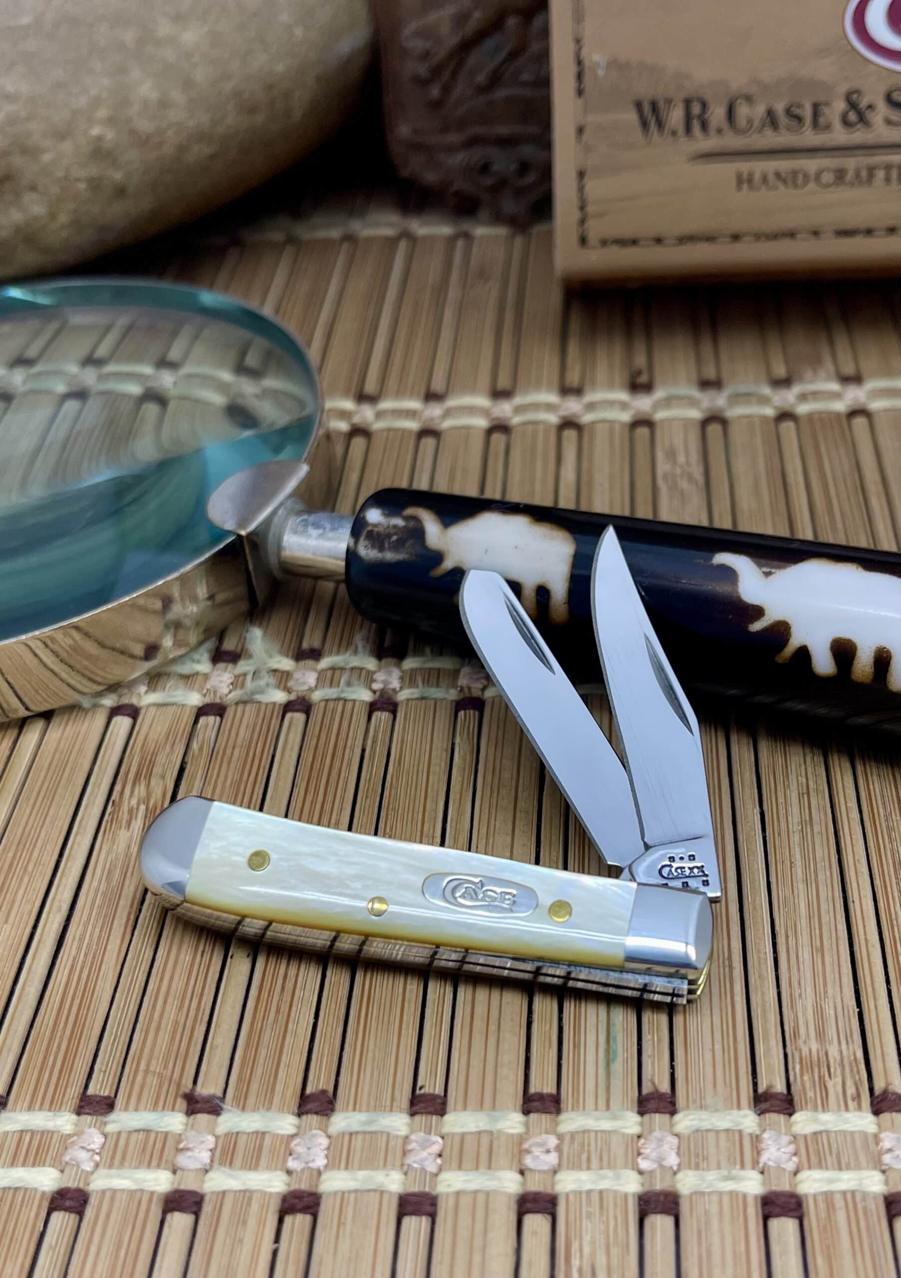 Case XX USA 2004 Genuine Gold Lip Pearl 82154 Tiny Trapper Pocket Knife - Image 2