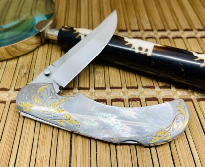 Tommy Overeynder Custom Mother of Pearl 24KT Jim Blair Engraved Interframe Lockback Knife - Image 5