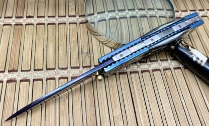 Suchat Jangtanong Custom Black Lip Pearl BLACK WIDOW Anodized Titanium Blue Damascus Steel Art Knife - Image 4