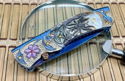 Suchat Jangtanong Custom Black Lip Pearl BLACK WIDOW Anodized Titanium Blue Damascus Steel Art Knife - Image 3