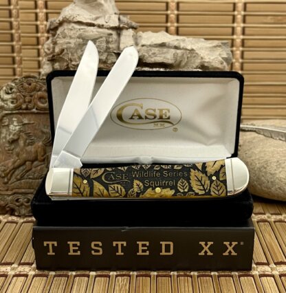 Case XX USA Antique Bone SQUIRREL Wildlife Series Trapper 1/500 Pocket Knife - Image 2