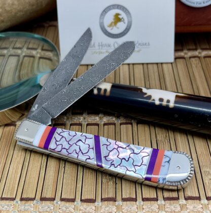 Case XX Wild Horse Custom Mother of Pearl & Coral Damascus Trapper Knife #1/1 - Image 4