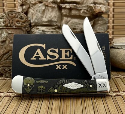 Case XX USA Smooth Olive Bone AREA 51 / UFO Alien Trapper 1/500 Knife NEW