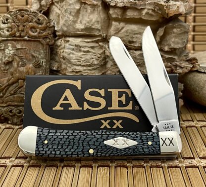 Case XX USA Gray Bone Alligator Skin 1/500 Diamond XX Trapper Knife